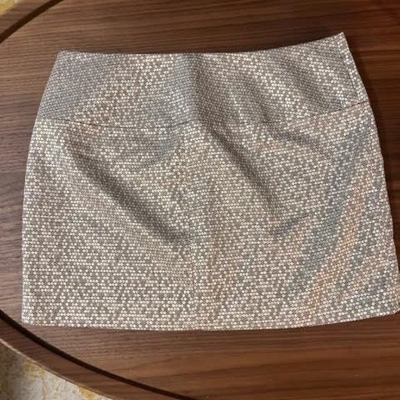 Express Gold Honeycomb Mini Skirt - Picture 4 of 6